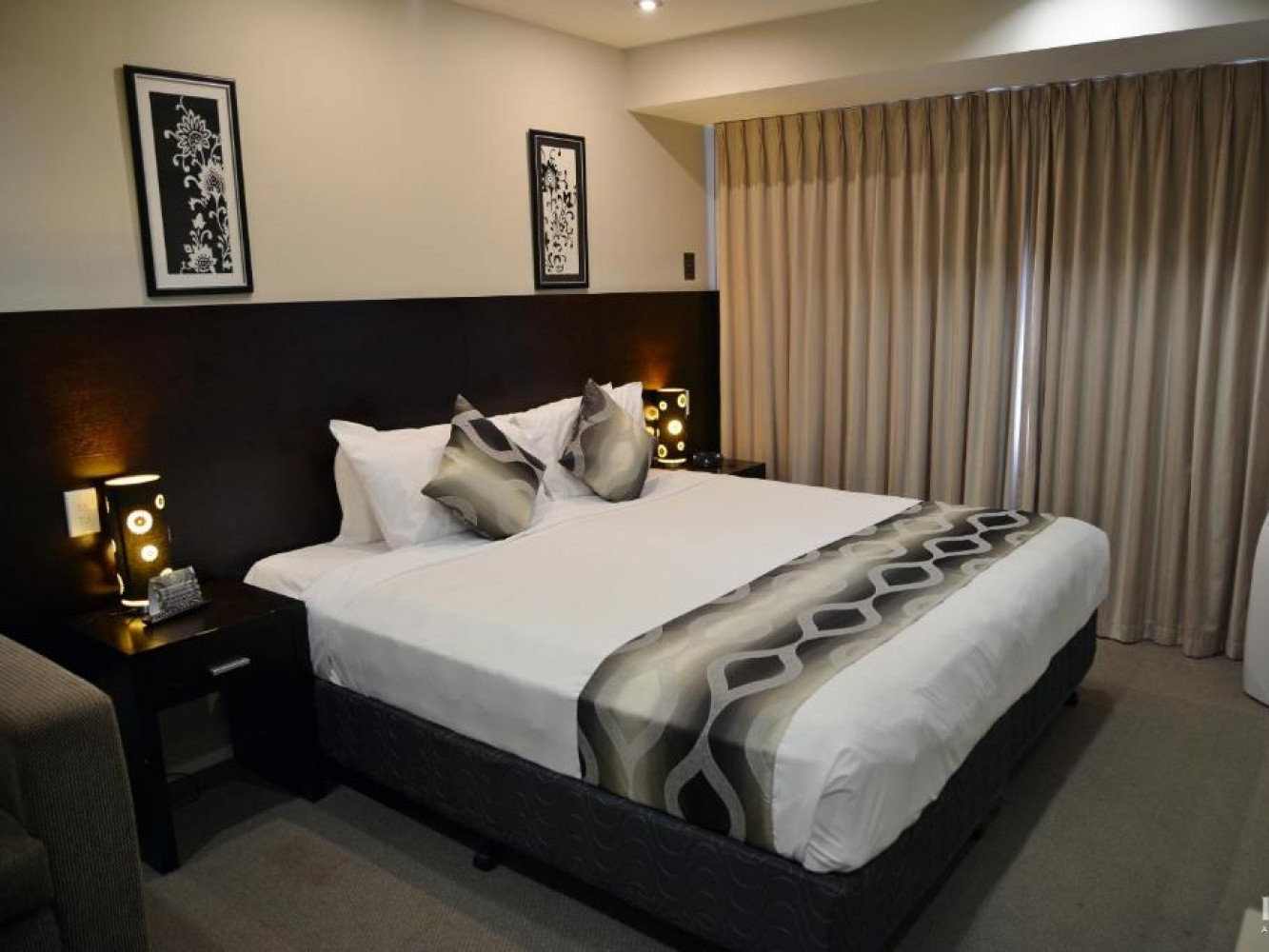 Standard Queen Room