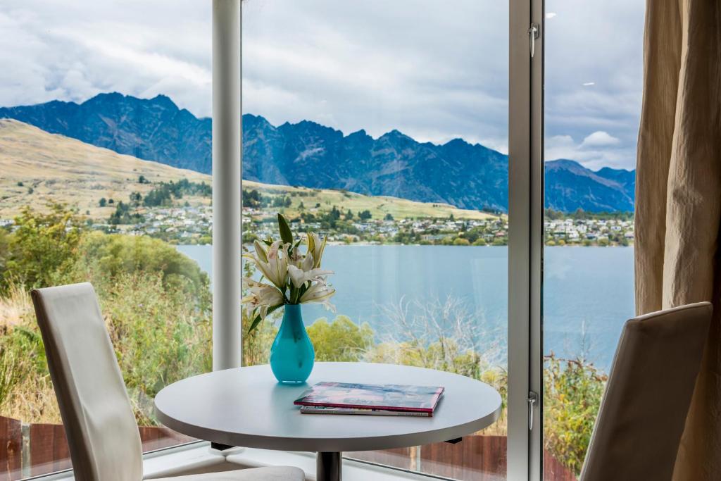 Lake View