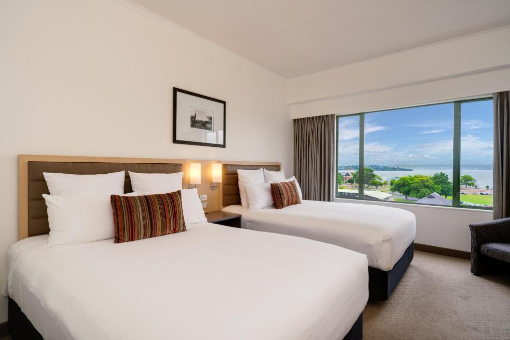 Lake View Twin Room