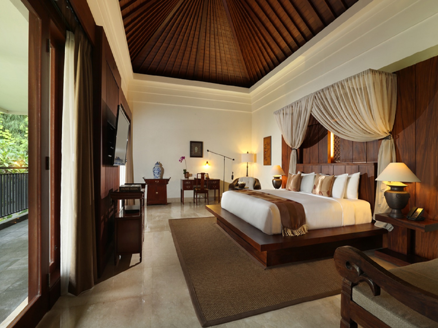 Upper Bedroom