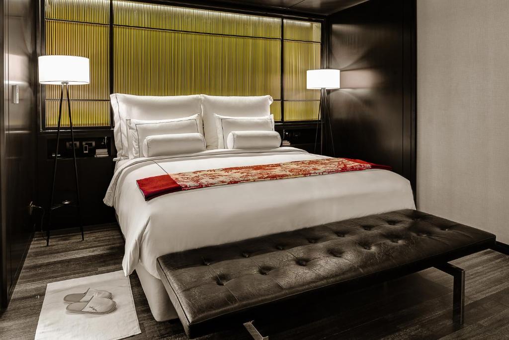Akyra Manor Executive Suite
