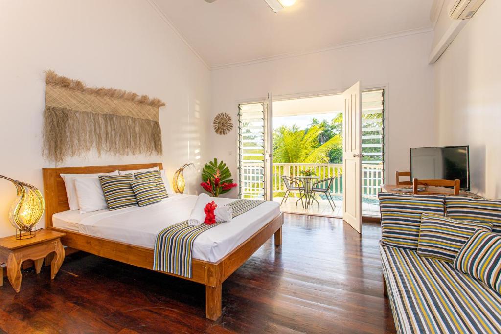 Deluxe Beachfront Studio