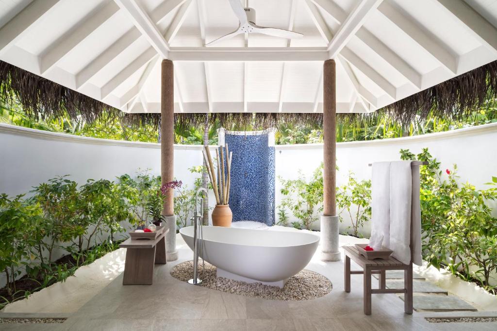 Outdoor Bath