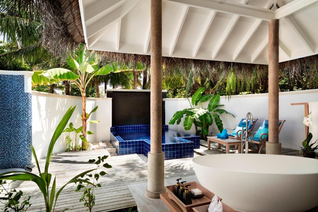 Outdoor Bath