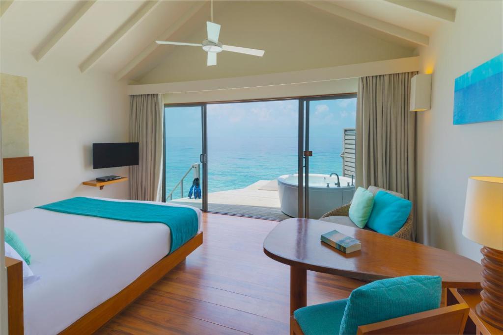 Deluxe Spa Over Water Villa King