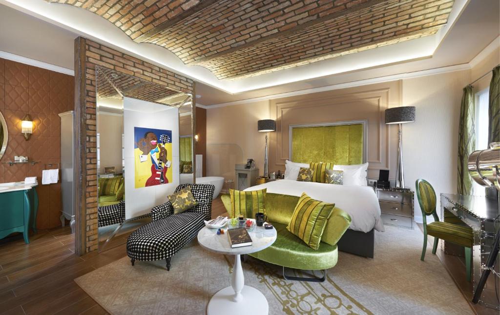 Aria Signature Room