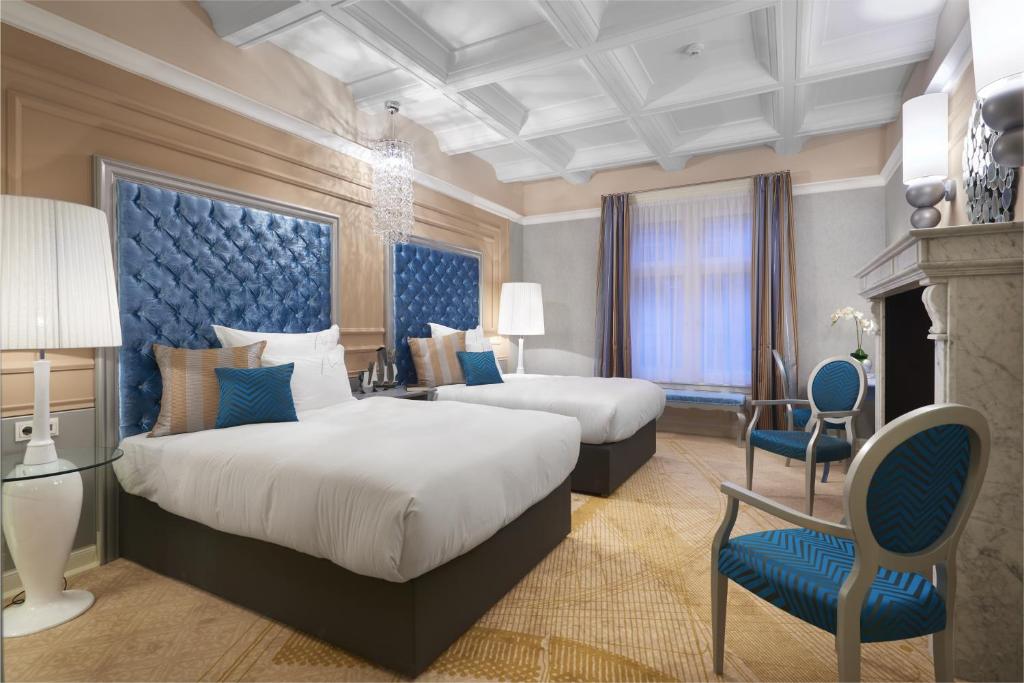 Grand Luxury Double Room with City View