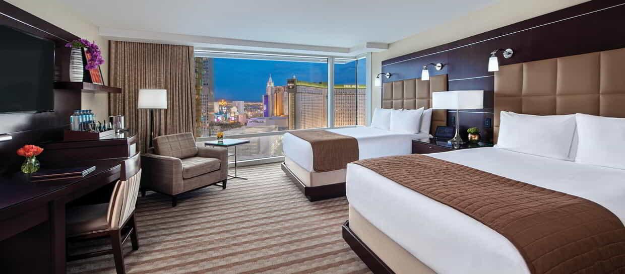 Resort Club Lounge Two Queen Room