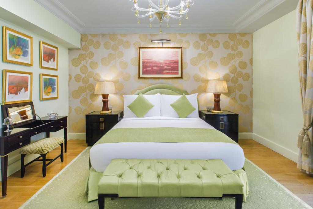 Madina Deluxe Suite