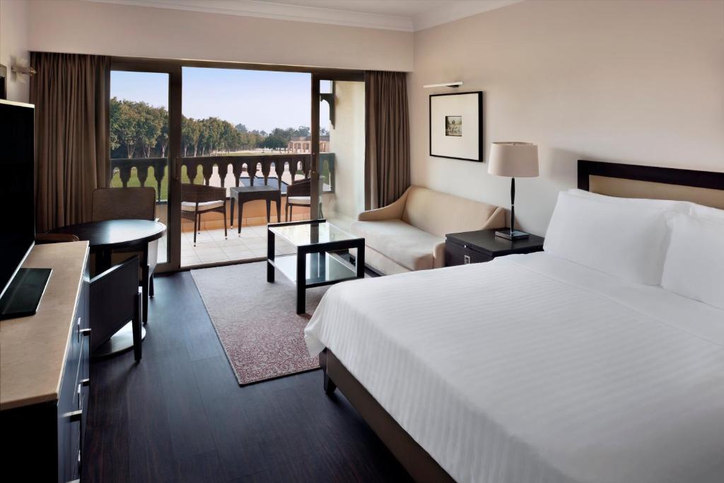 Deluxe Garden View King Room
