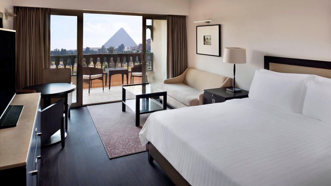 Premium Pyramid View King Room