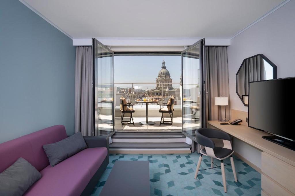 King One Bedroom Suite with Terrace