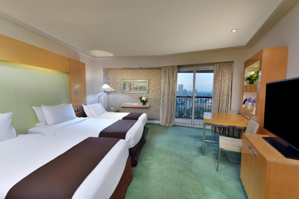 Premium Twin Room High Floor Partial Nile View