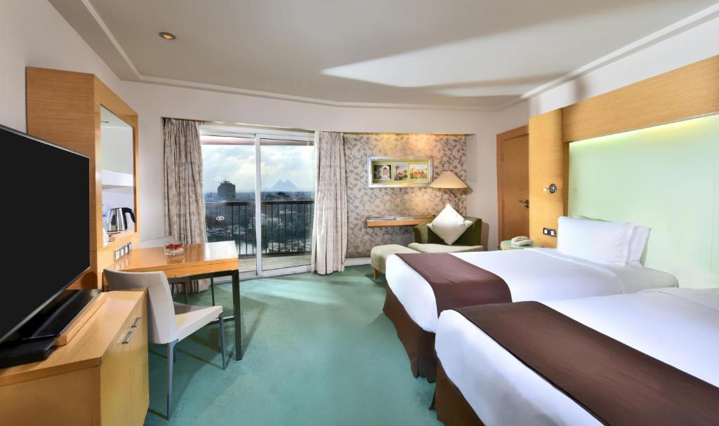 Superior Twin Room Partial Nile View