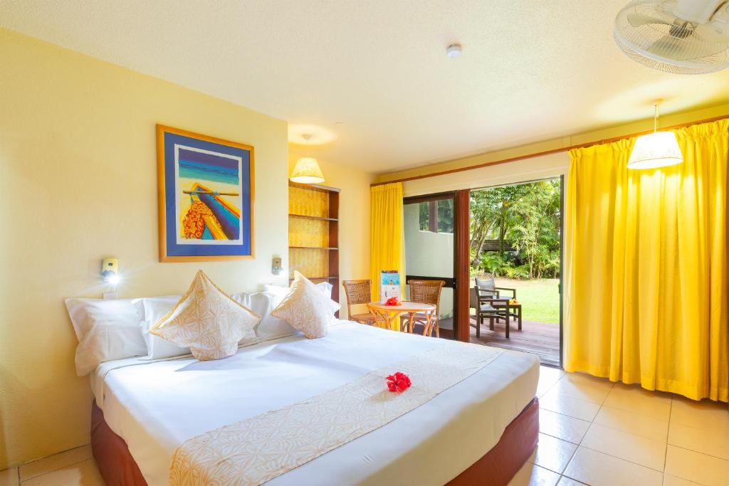 Two Bedroom Beachside Interconnecting Family Suite