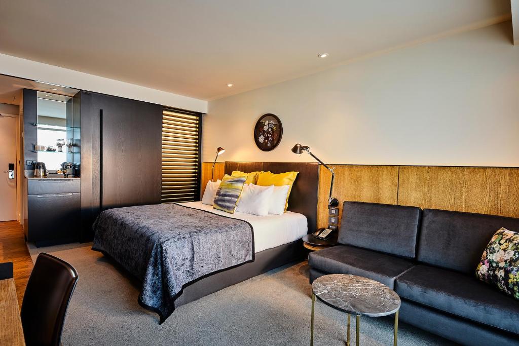 Grand Deluxe Harbour View Room