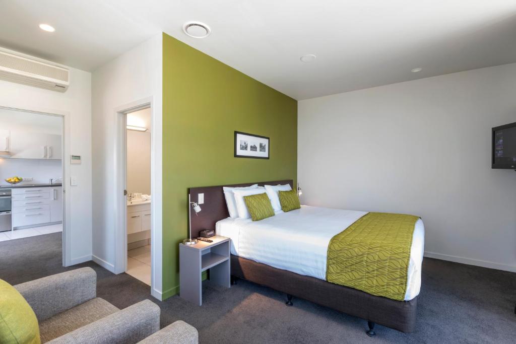 One Bedroom Apartment