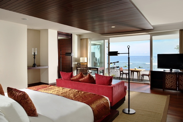 Ocean Front Honeymoon Suite