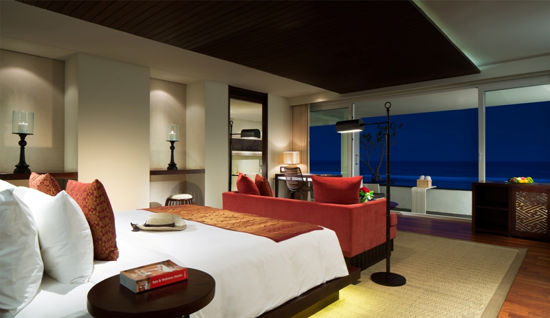 Ocean Front Honeymoon Pool Suite