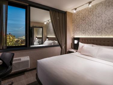 Deluxe King Guest Room